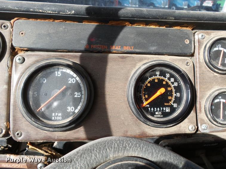 image for item K3423 1993 Freightliner FLD semi truck