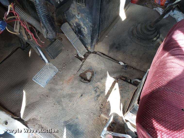 image for item K3423 1993 Freightliner FLD semi truck