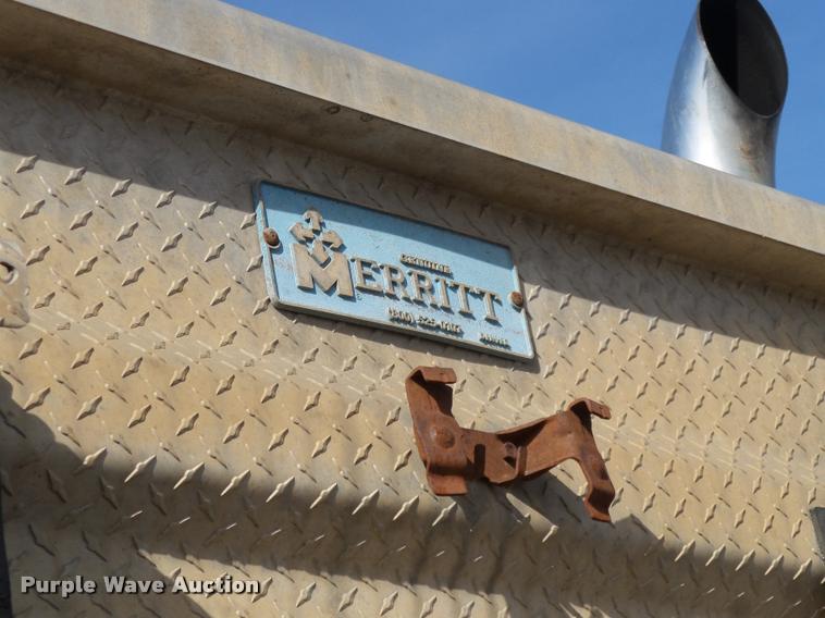 image for item K3423 1993 Freightliner FLD semi truck