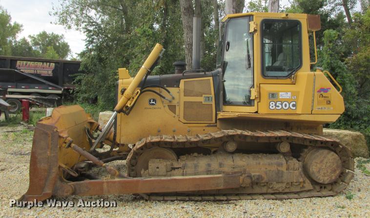 image for item K4211 2002 John Deere 850C LT Series II dozer