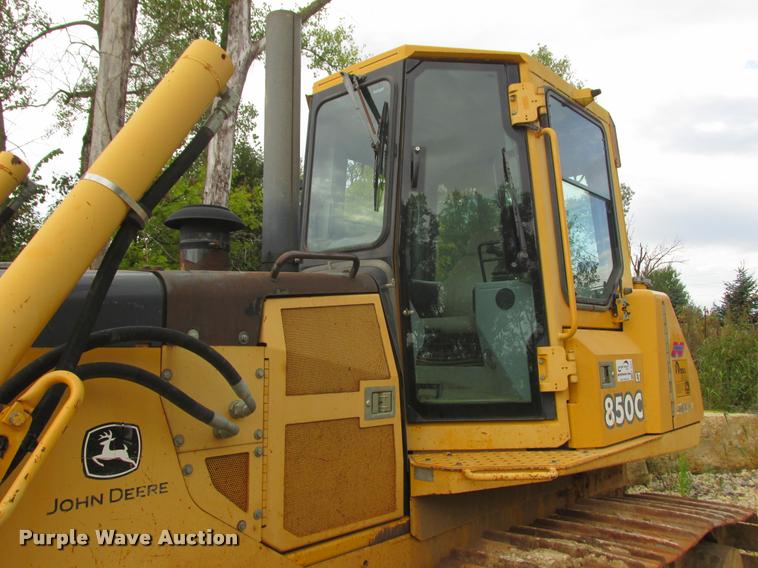 image for item K4211 2002 John Deere 850C LT Series II dozer