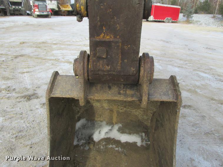 image for item K4217 2002 John Deere 160LC excavator