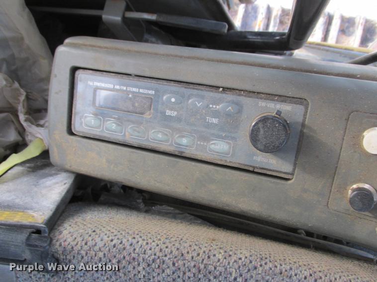 image for item K4217 2002 John Deere 160LC excavator