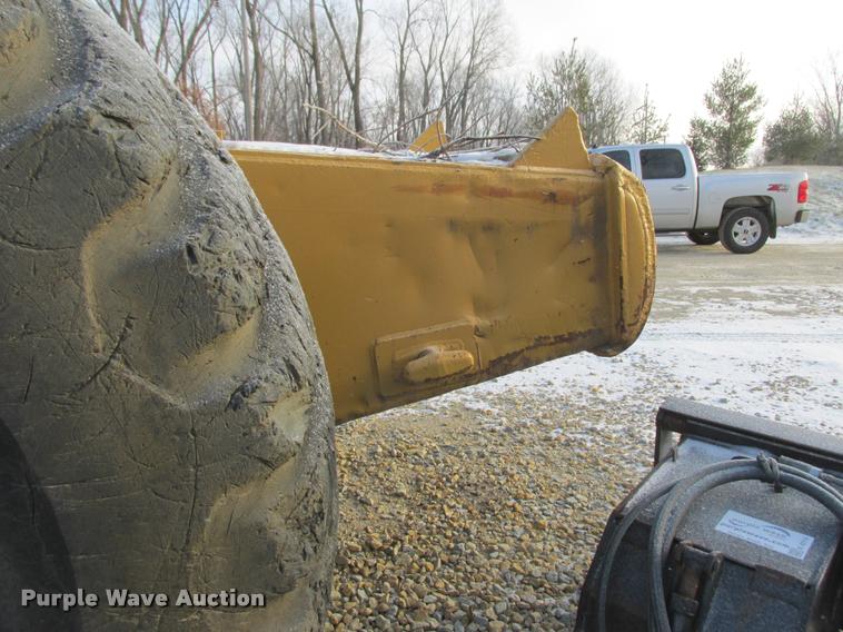 image for item K4218 1988 Caterpillar 621E conventional scraper