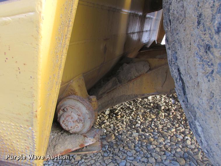 image for item K4218 1988 Caterpillar 621E conventional scraper