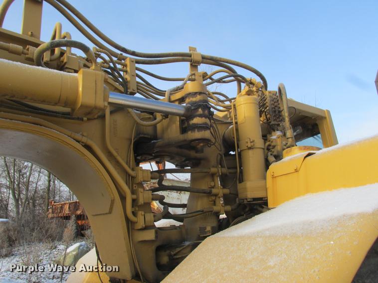 image for item K4218 1988 Caterpillar 621E conventional scraper