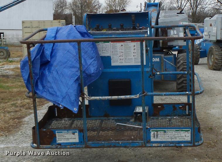 image for item K5526 1993 Genie S60 boom lift
