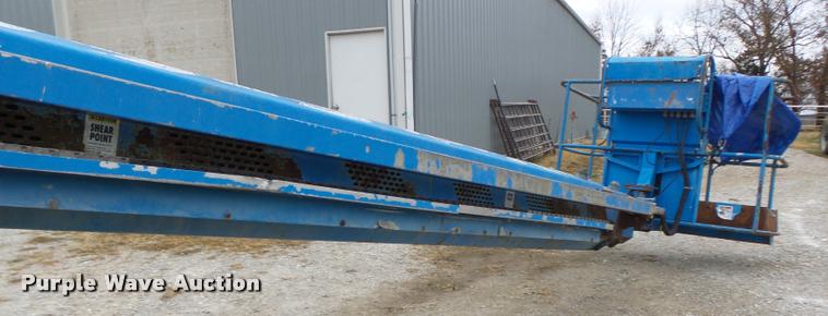 image for item K5526 1993 Genie S60 boom lift