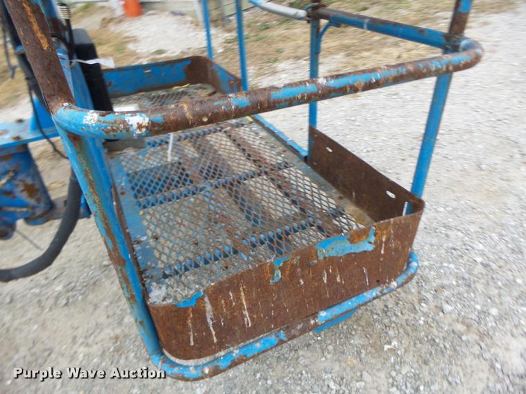 image for item K5526 1993 Genie S60 boom lift