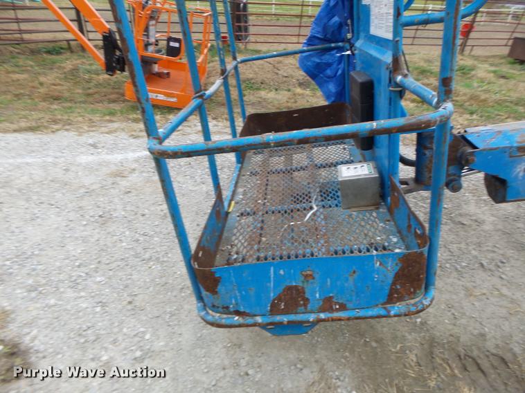 image for item K5526 1993 Genie S60 boom lift