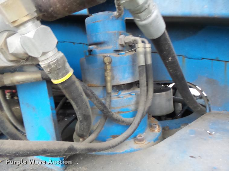 image for item K5526 1993 Genie S60 boom lift