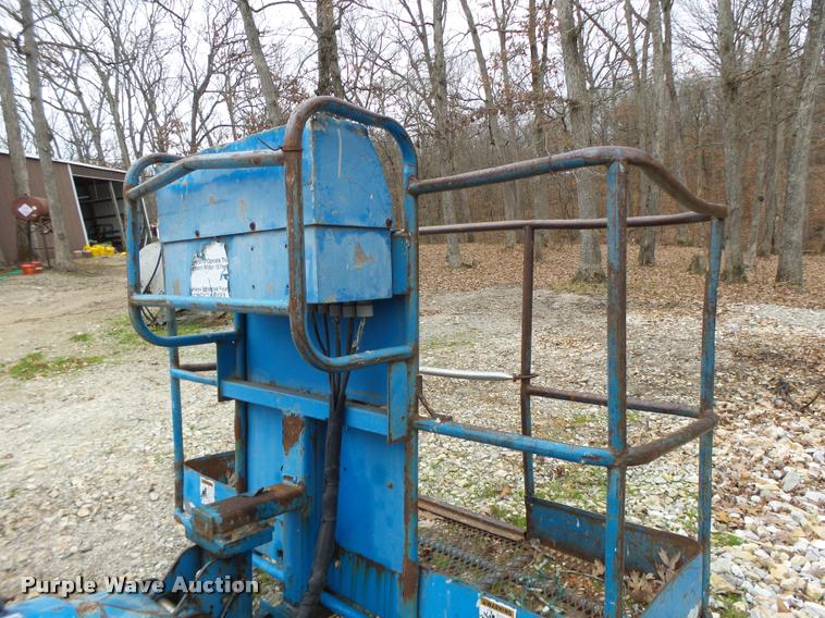 image for item K5528 1992 Genie S60 boom lift