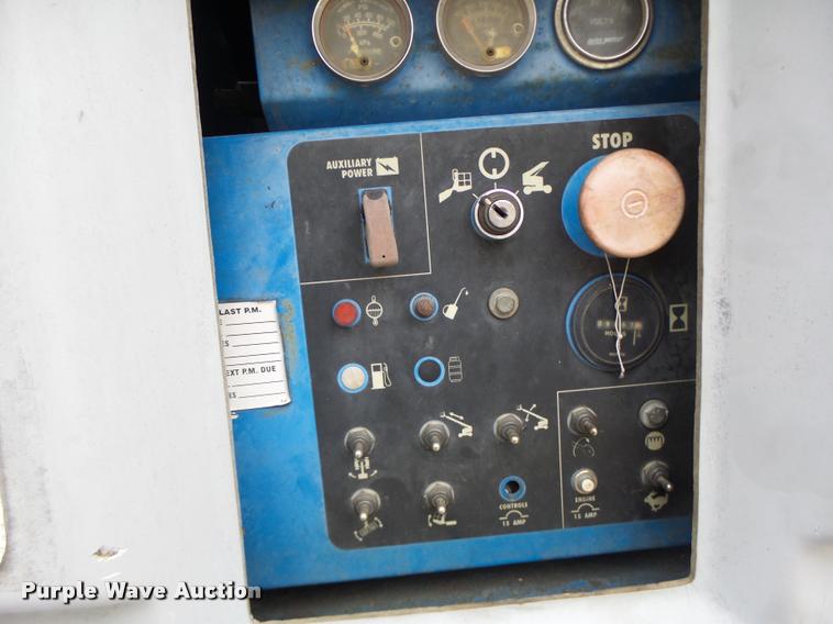 image for item K5528 1992 Genie S60 boom lift