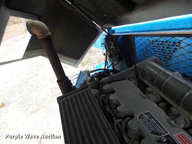 image for item K5528 1992 Genie S60 boom lift