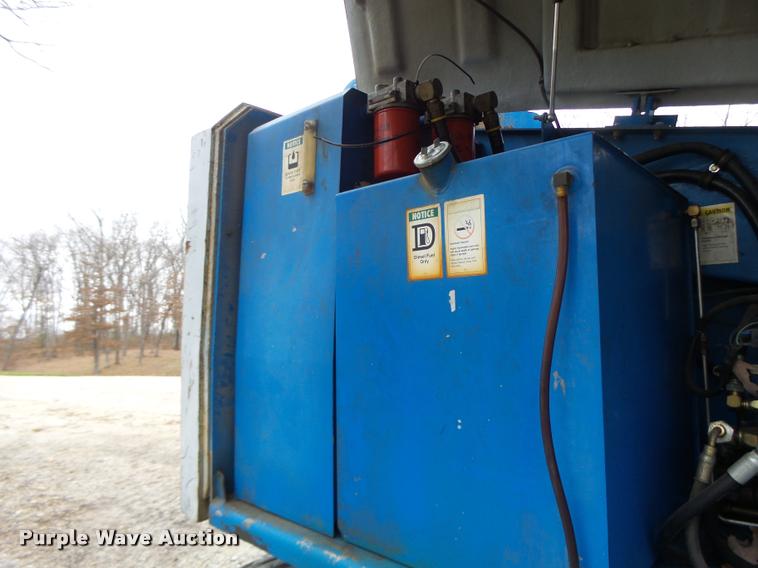 image for item K5528 1992 Genie S60 boom lift