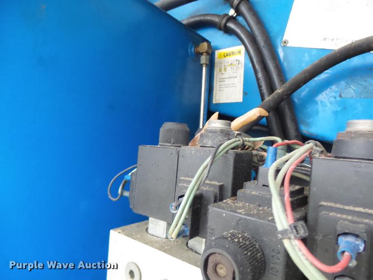 image for item K5528 1992 Genie S60 boom lift