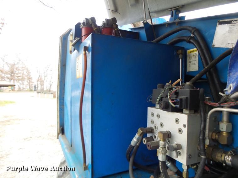 image for item K5528 1992 Genie S60 boom lift