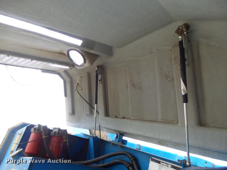 image for item K5528 1992 Genie S60 boom lift