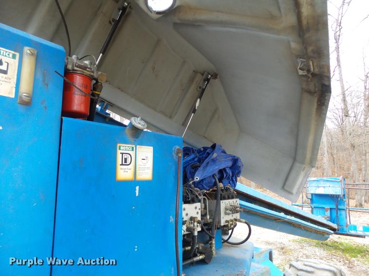 image for item K5528 1992 Genie S60 boom lift