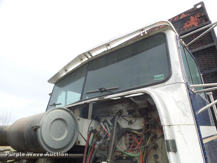 image for item K5540 1990 Freightliner FLD crane truck with equipment trailer