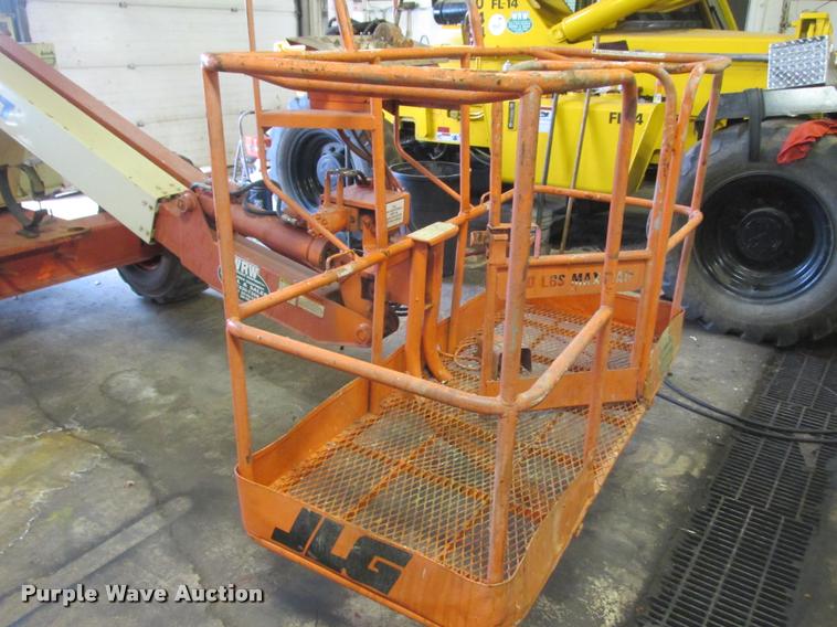 image for item K6185 1998 JLG 40HA boom lift