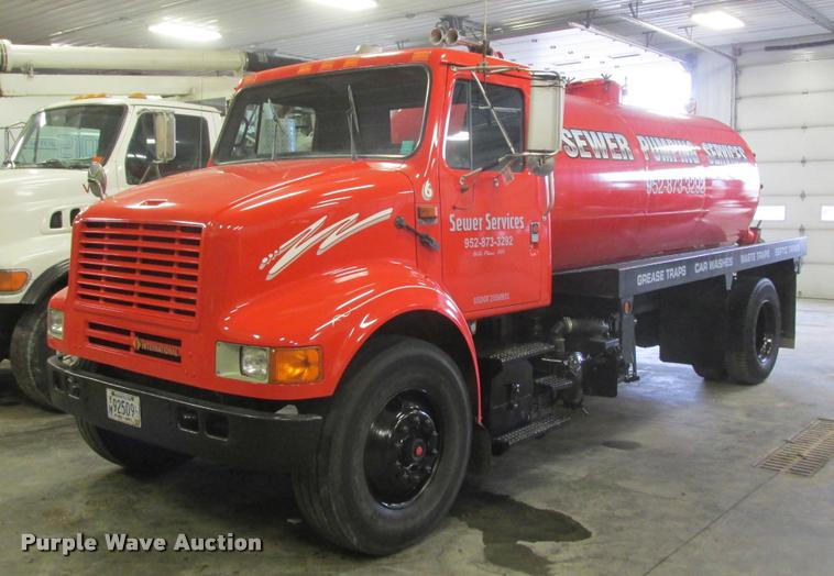 image for item K6189 1991 International 7100 vacuum truck