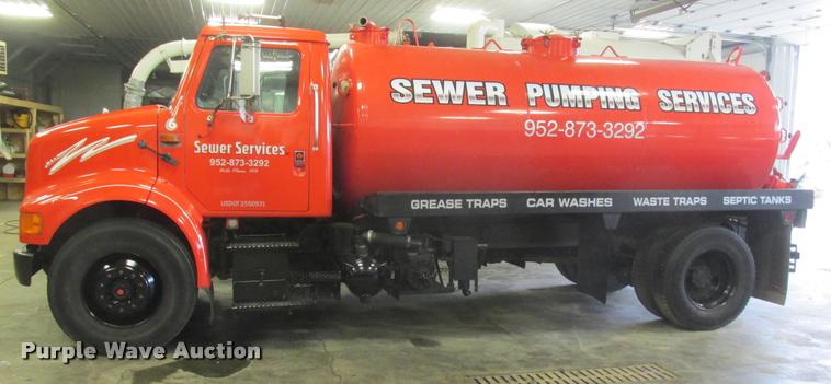 image for item K6189 1991 International 7100 vacuum truck