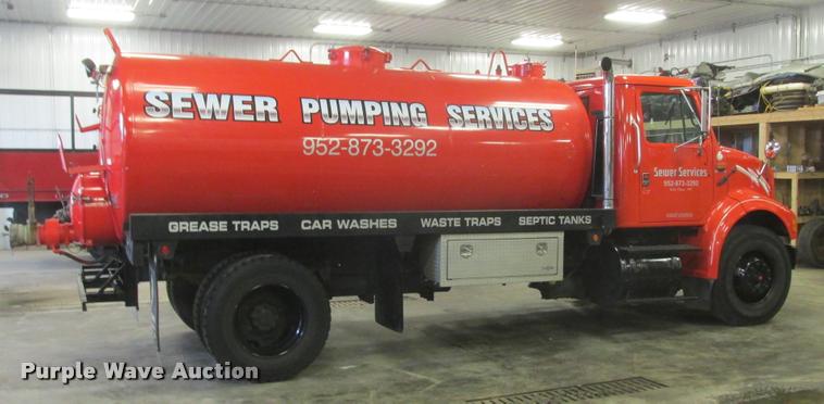 image for item K6189 1991 International 7100 vacuum truck