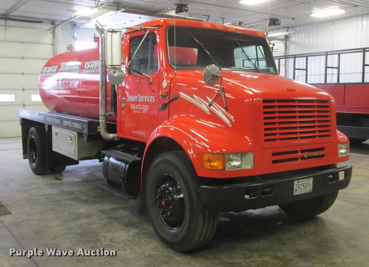 image for item K6189 1991 International 7100 vacuum truck