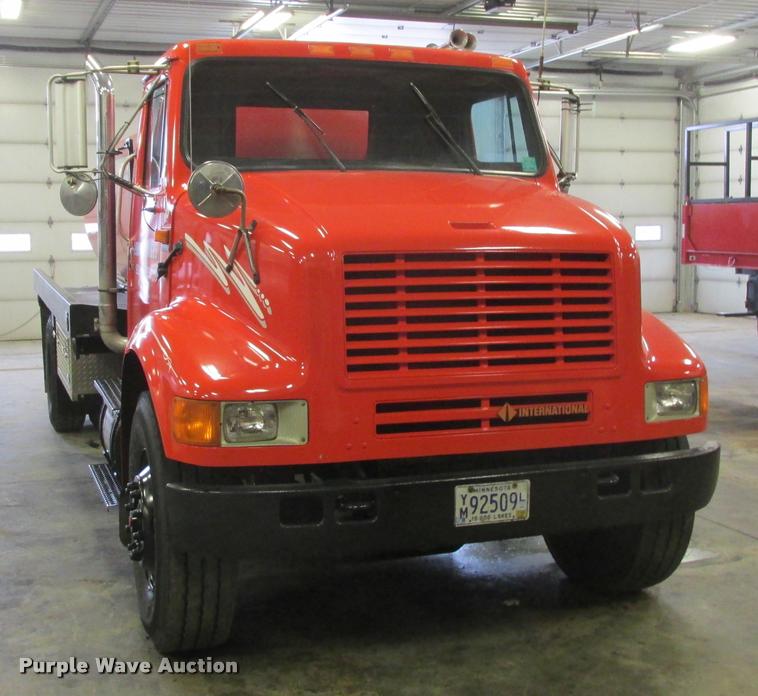 image for item K6189 1991 International 7100 vacuum truck