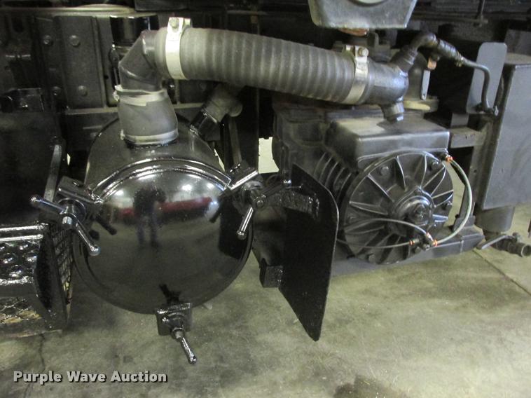 image for item K6189 1991 International 7100 vacuum truck