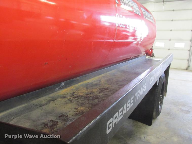 image for item K6189 1991 International 7100 vacuum truck