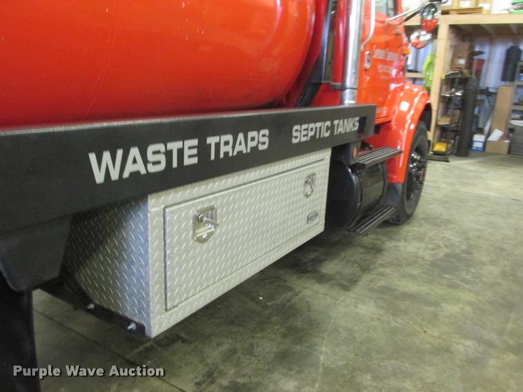 image for item K6189 1991 International 7100 vacuum truck