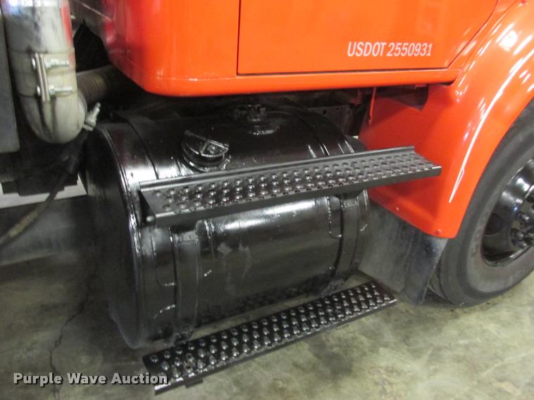 image for item K6189 1991 International 7100 vacuum truck