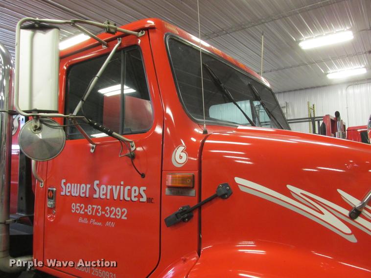 image for item K6189 1991 International 7100 vacuum truck