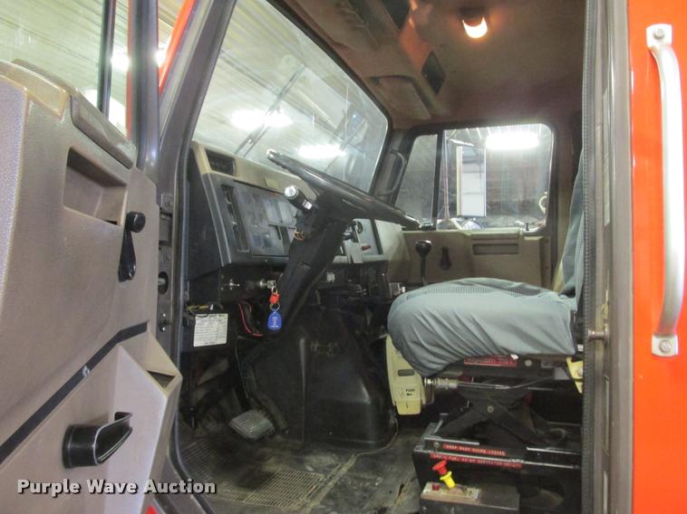 image for item K6189 1991 International 7100 vacuum truck