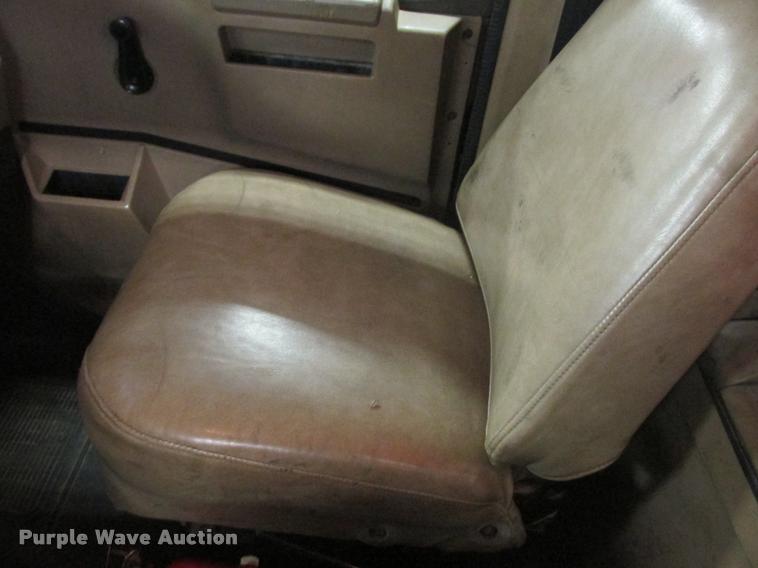 image for item K6189 1991 International 7100 vacuum truck