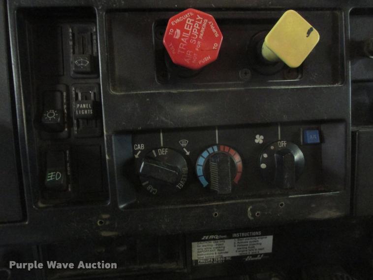 image for item K6189 1991 International 7100 vacuum truck