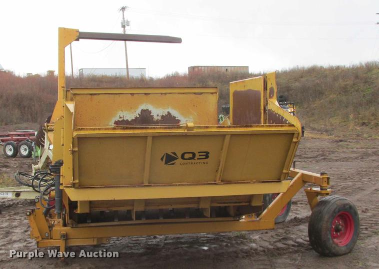 HayBuster 2100 straw spreader in Carlton, MN Item K6200 sold Purple