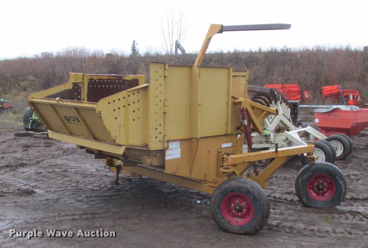 HayBuster 2100 straw spreader in Carlton, MN Item K6200 sold Purple