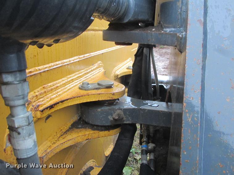 image for item K6202 2012 John Deere 850K WLT dozer