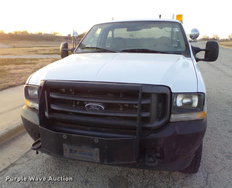 image for item L1737 2002 Ford F250 Super Duty utility truck