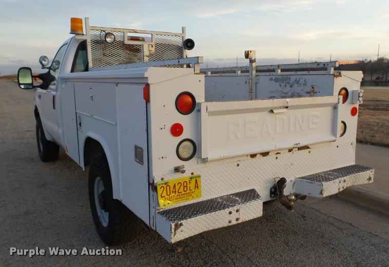 image for item L1737 2002 Ford F250 Super Duty utility truck