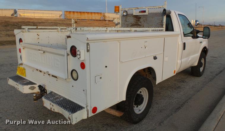 image for item L1737 2002 Ford F250 Super Duty utility truck