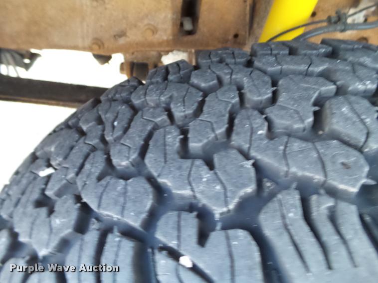 image for item L1737 2002 Ford F250 Super Duty utility truck