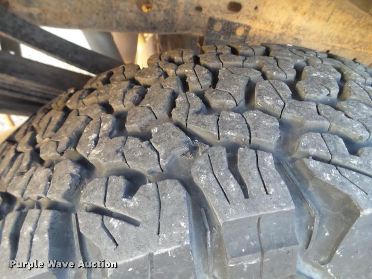 image for item L1737 2002 Ford F250 Super Duty utility truck