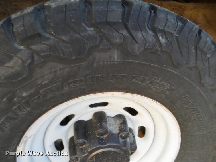 image for item L1737 2002 Ford F250 Super Duty utility truck