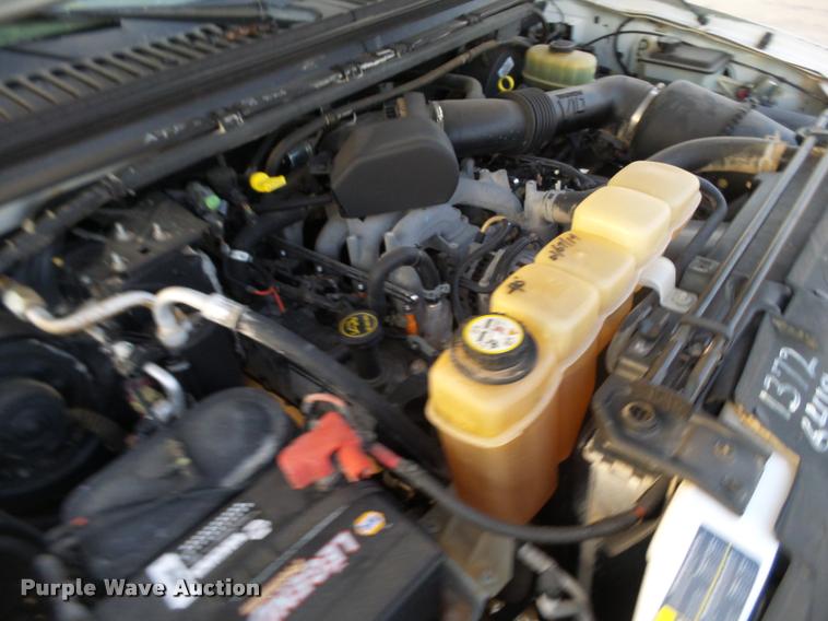 image for item L1737 2002 Ford F250 Super Duty utility truck