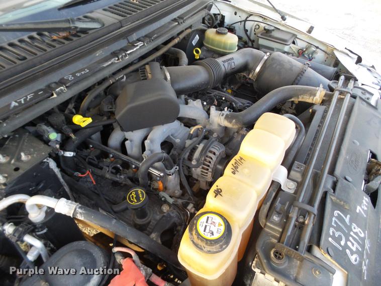 image for item L1737 2002 Ford F250 Super Duty utility truck