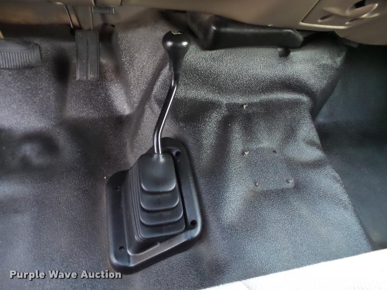 image for item L1737 2002 Ford F250 Super Duty utility truck